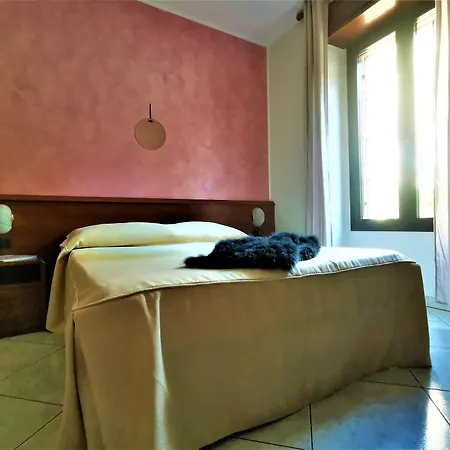 Venini فندق ميلان